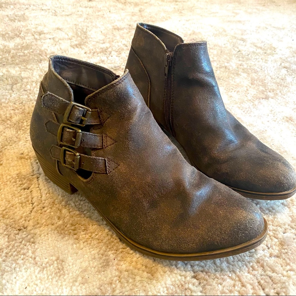 Women’s Low Cut Boots